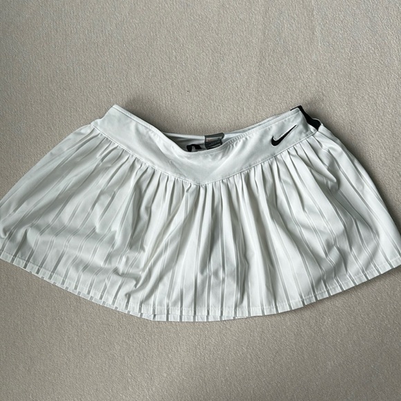 Nike Tennis Skirt - Picture 1 of 2